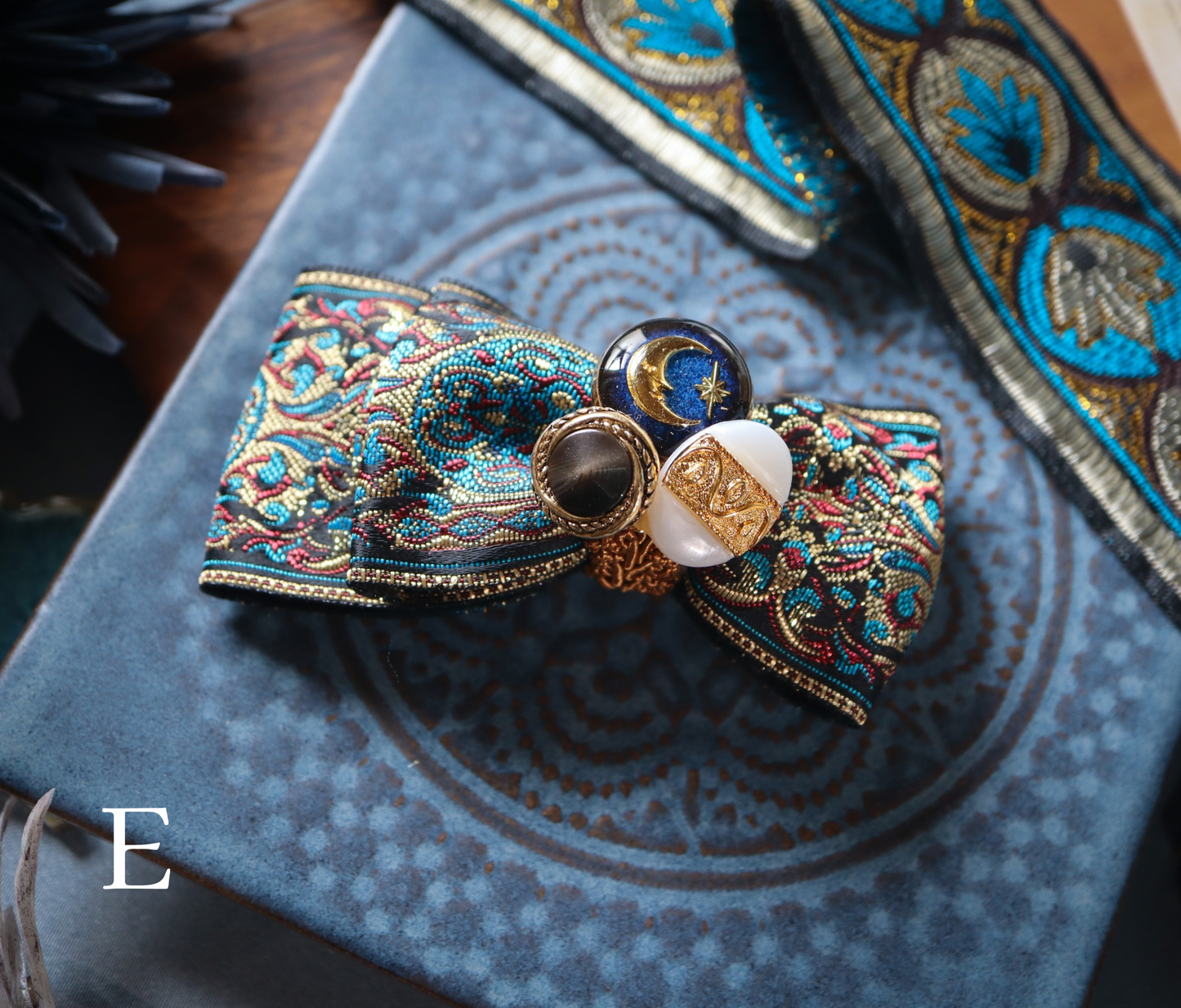 Night Spell（ヘアクリップ）