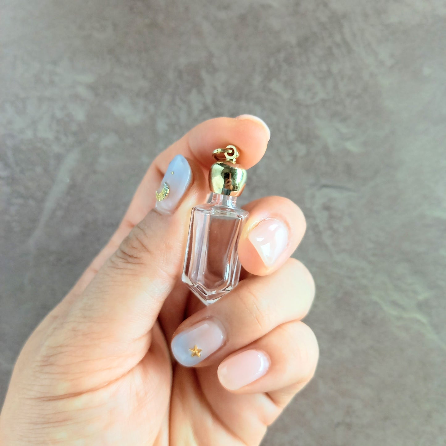 香水瓶ネックレス　クリスタルポイントボトル　Odyssey【ストームグラス・シャボン玉ネックレスに変更可能】