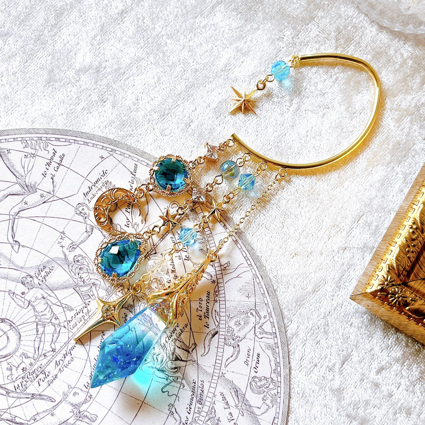 星巡る探求者の耳飾り