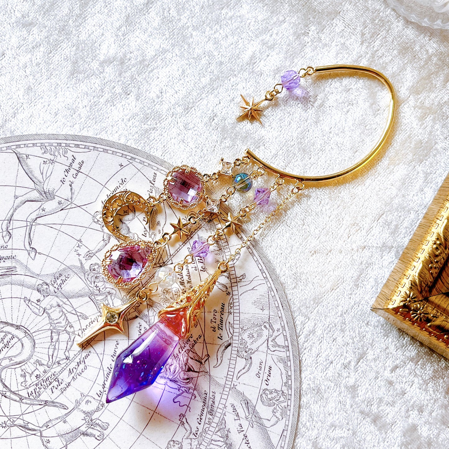 星巡る探求者の耳飾り