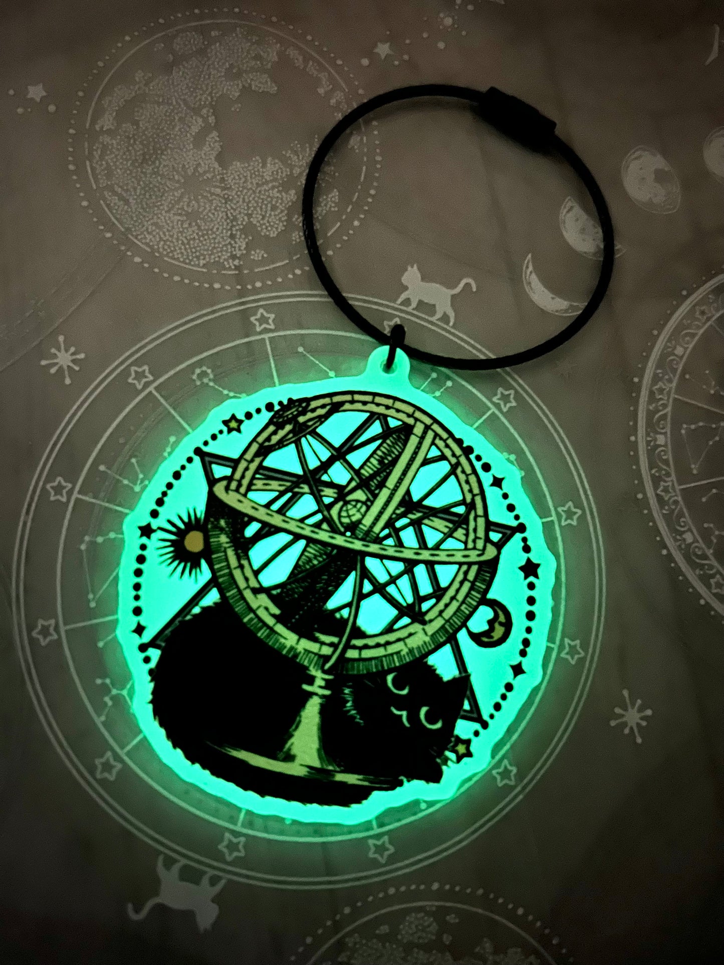 蓄光アクキー＊錬金術師の飼い猫