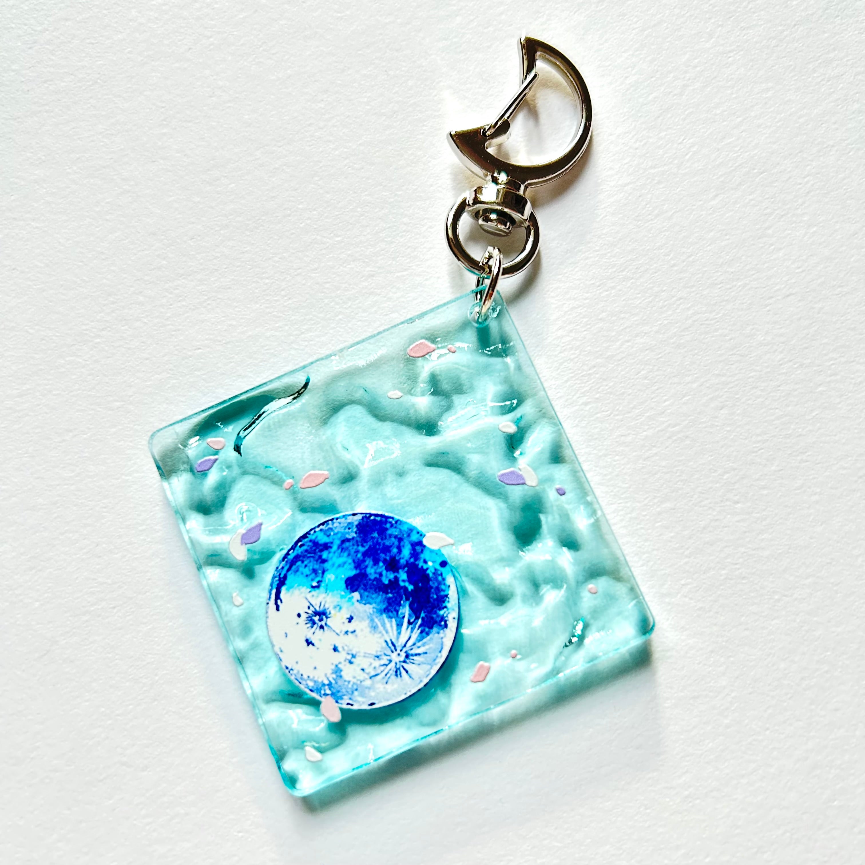 アクリルキーホルダー＊水面に浮かぶ蒼い月 – 宙フェス夜市