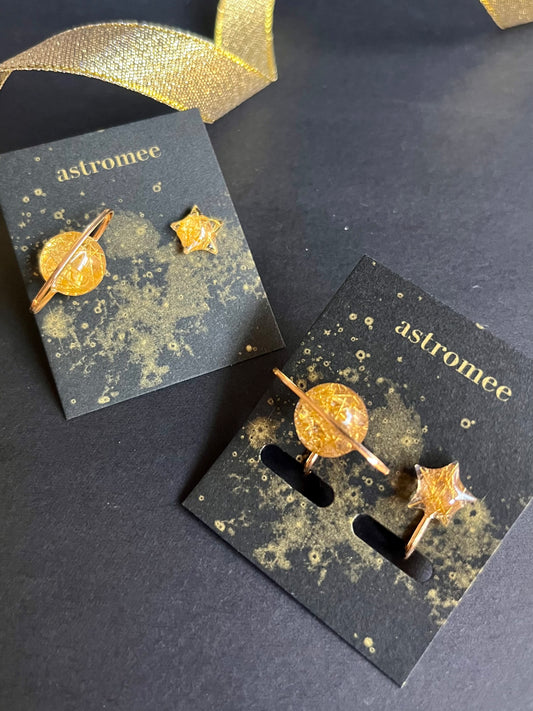 煌めく土星と一粒の星　Gold
