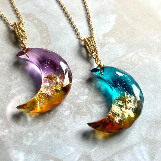 惑わし月のネックレス