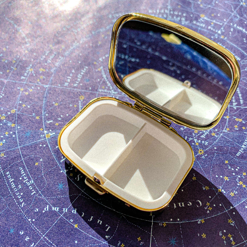 親子猫の夏の星空お散歩 ピルケース 〜 深い星空を見上げて 〜