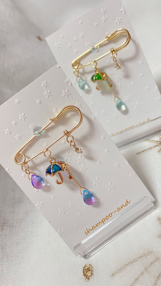 あめの日　カブトピン