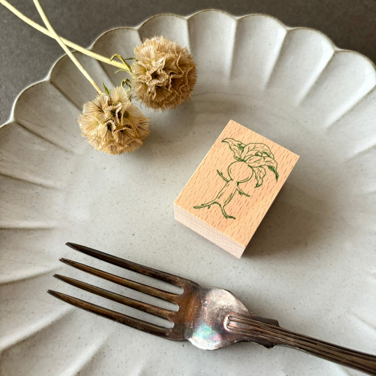 いそいそマンドラゴラ　ウッドマウントスタンプ