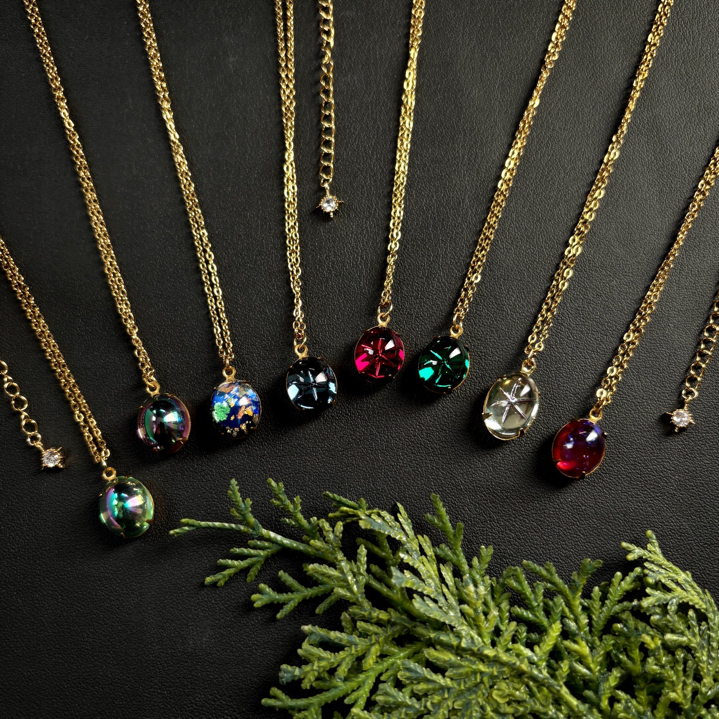 妖精の棲む森で見つけた宝石ペンダント