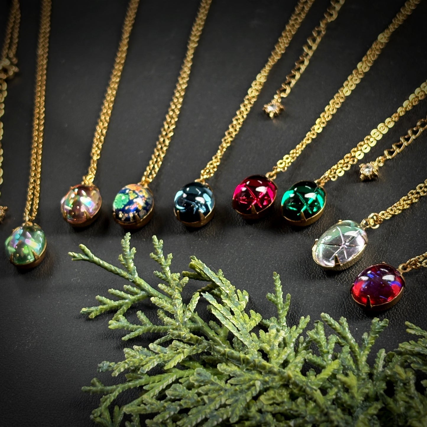 妖精の棲む森で見つけた宝石ペンダント