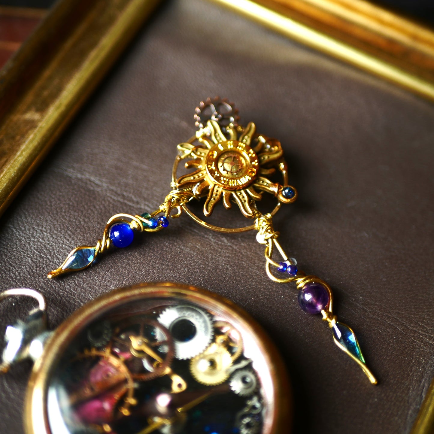 太陽の時計台 ブローチ