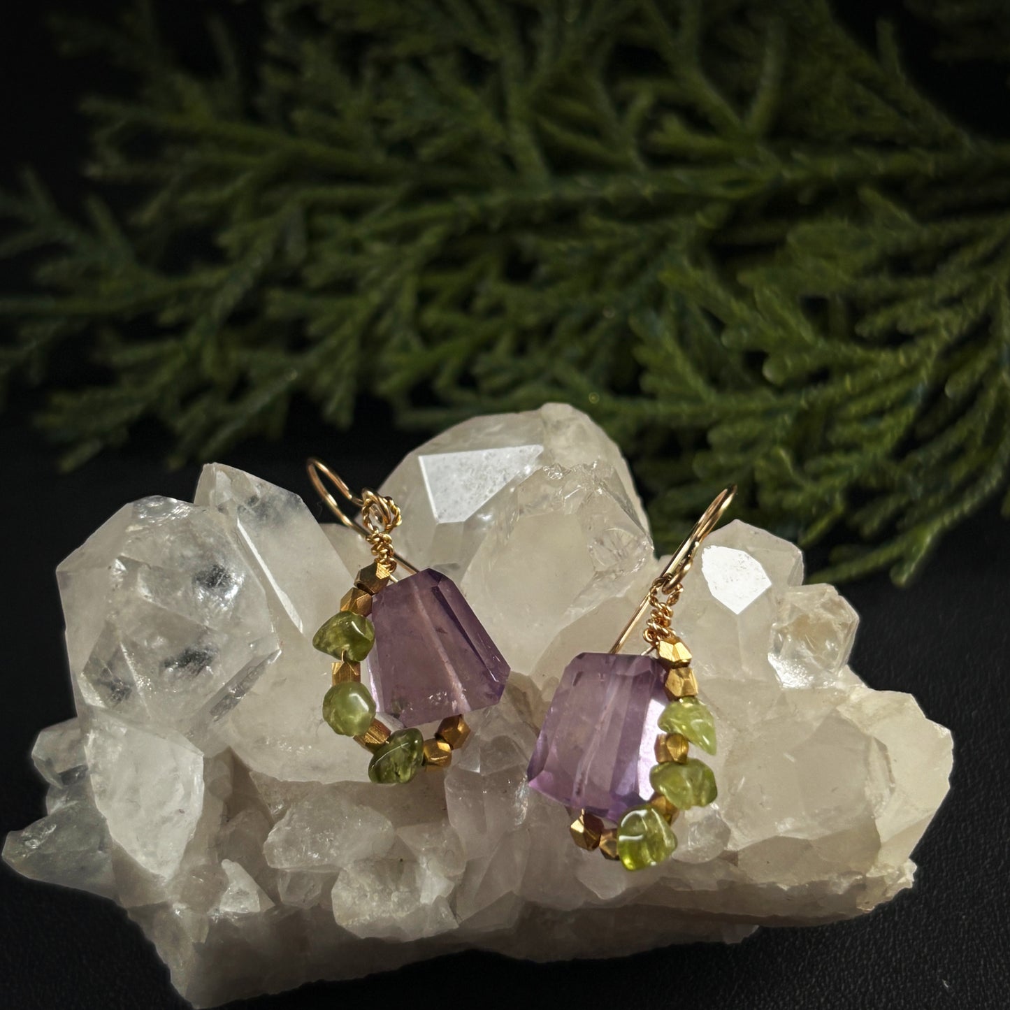 魔法の夜の耳飾り　アメジスト＋ペリドット（ピアス/イヤリング）
