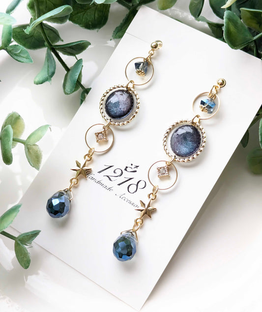 宇宙を１粒、耳に飾る　イヤリング・ピアス