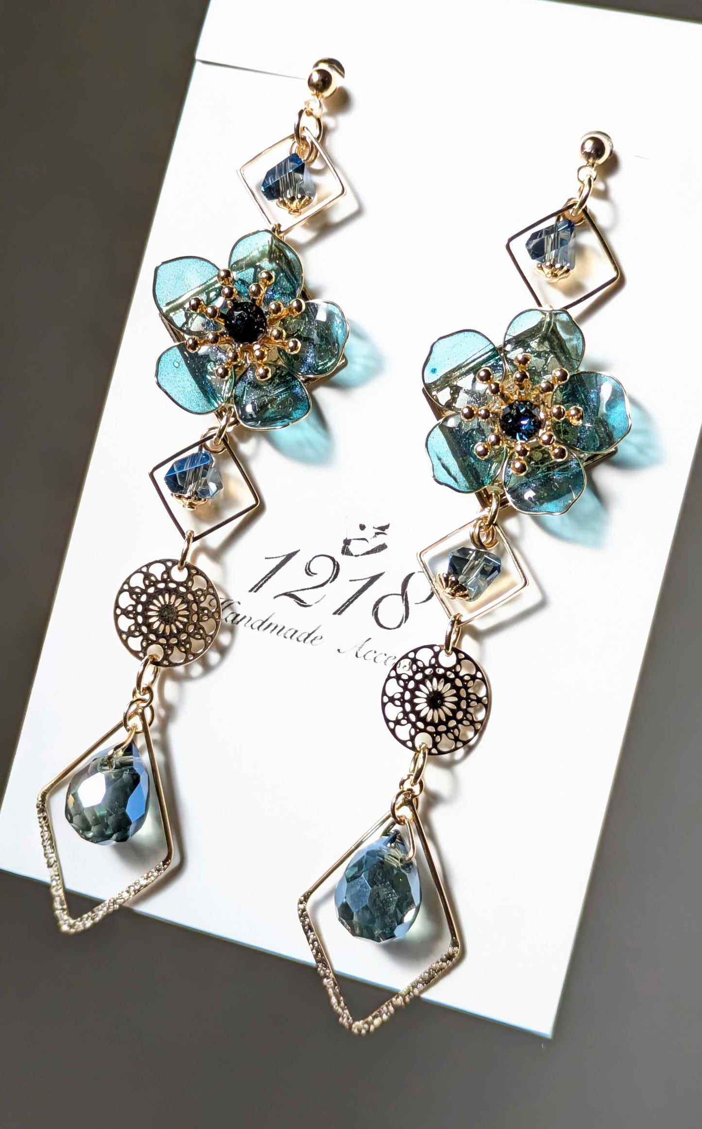 夜の花は青く染まる　イヤリング・ピアス