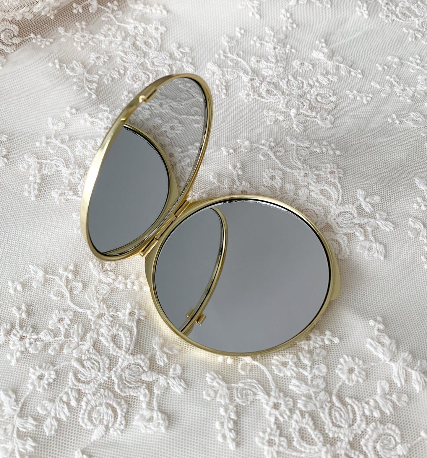 魔法少女のコンパクトミラー