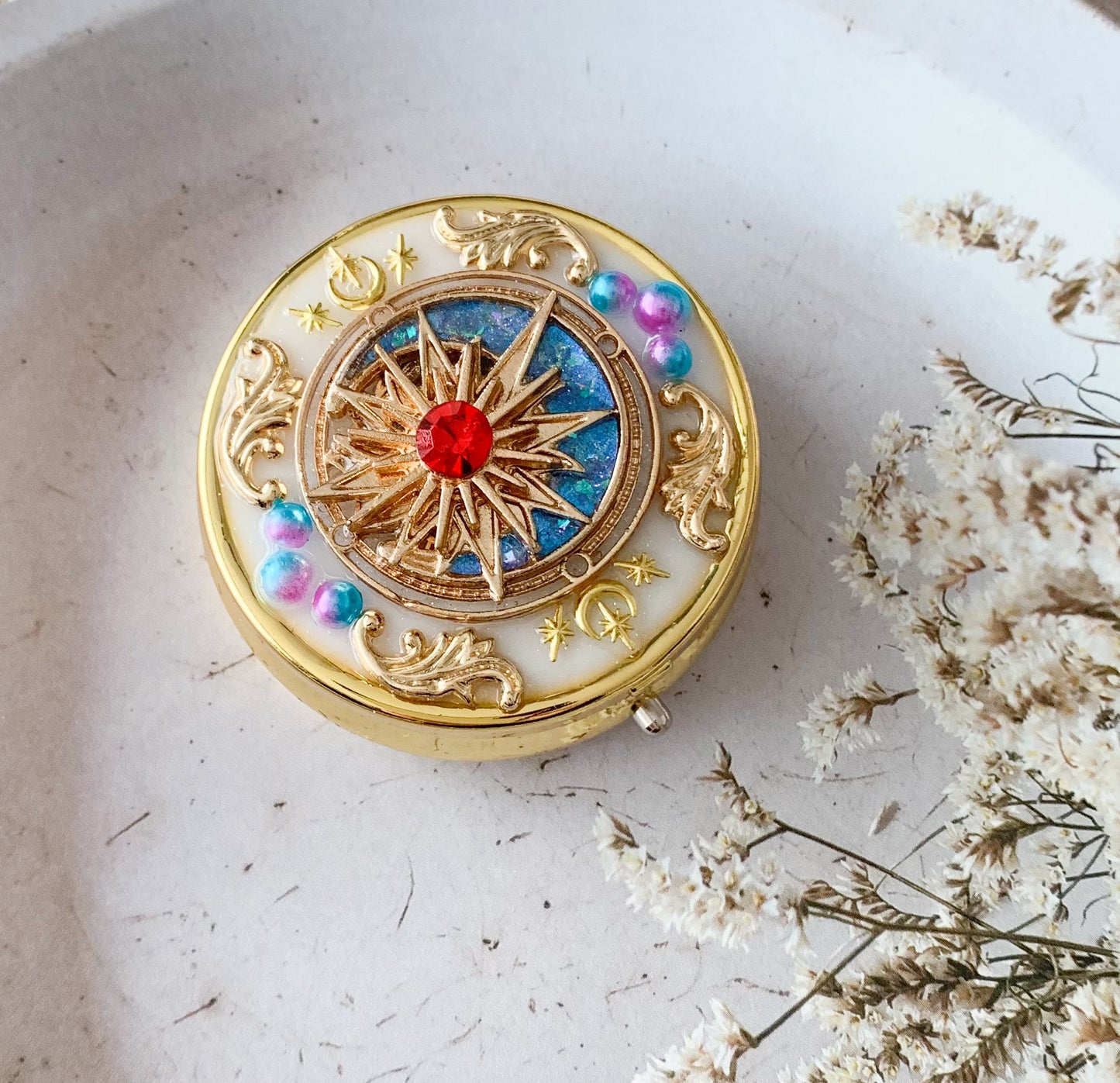 リトの三日月ピルケース