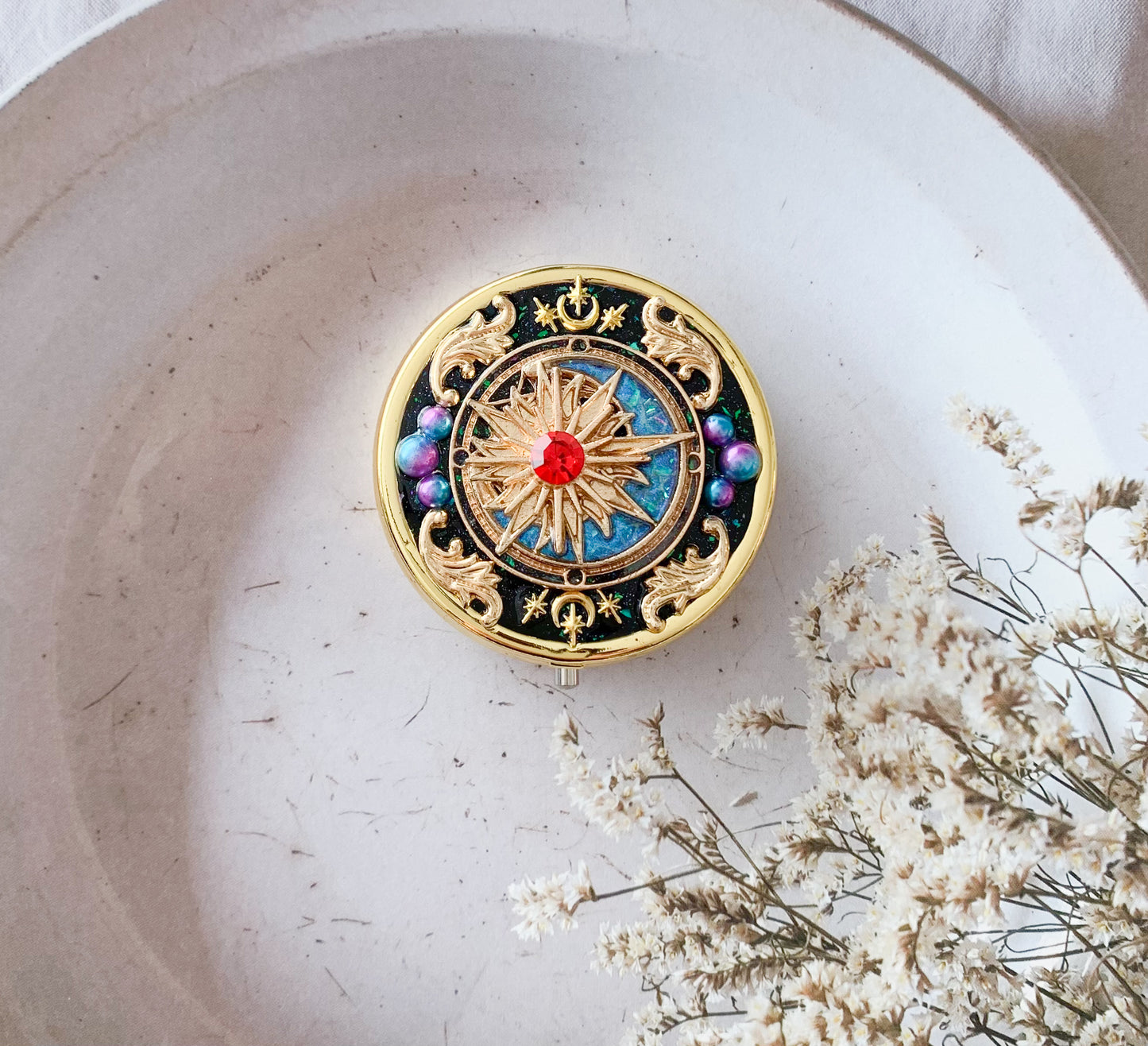 リトの三日月ピルケース