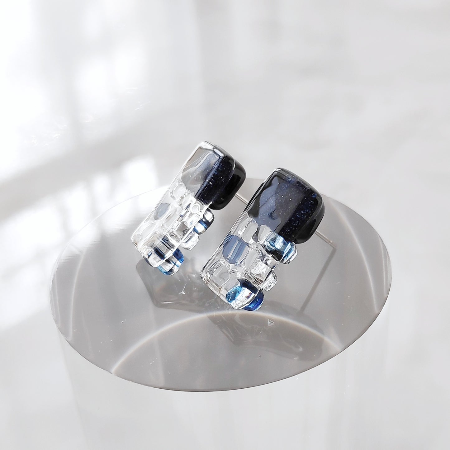 『夜空』キラキラガラスのピアス / イヤリング