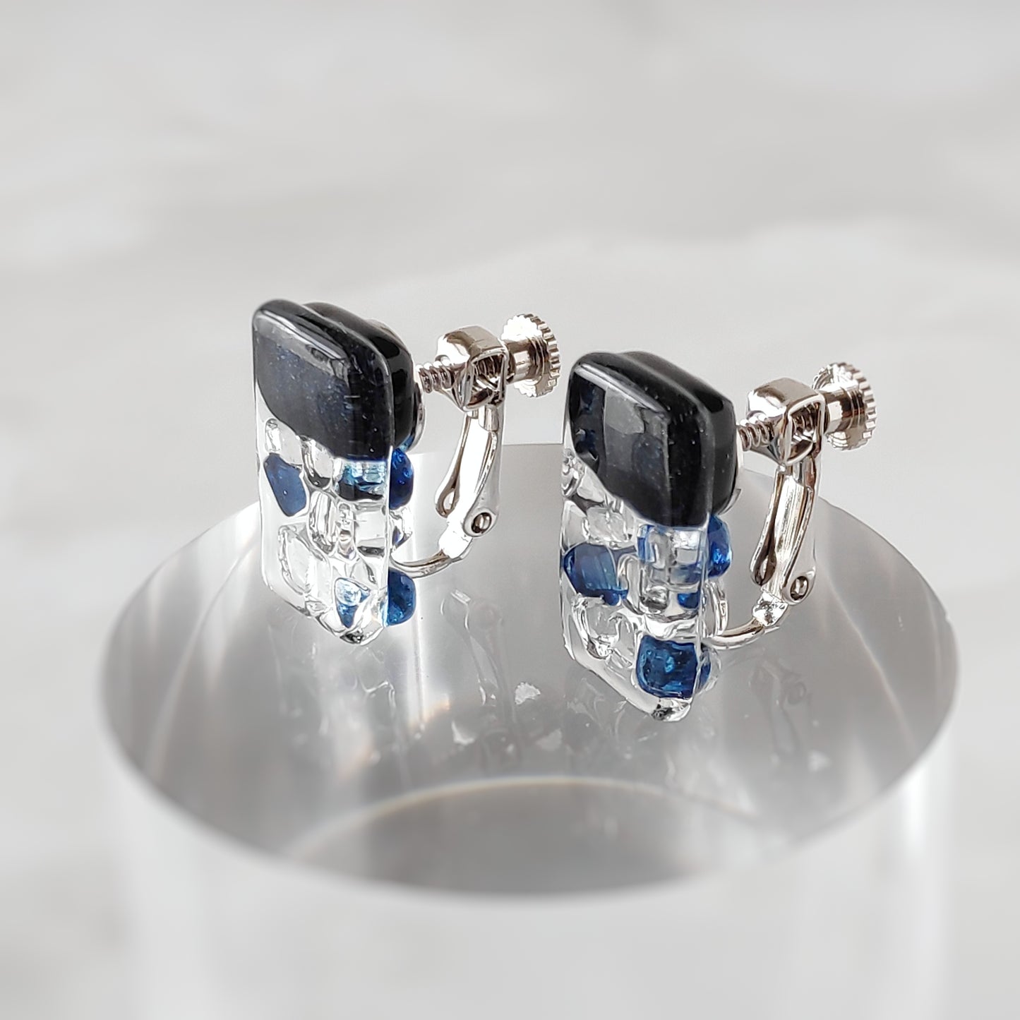 『夜空』キラキラガラスのピアス / イヤリング