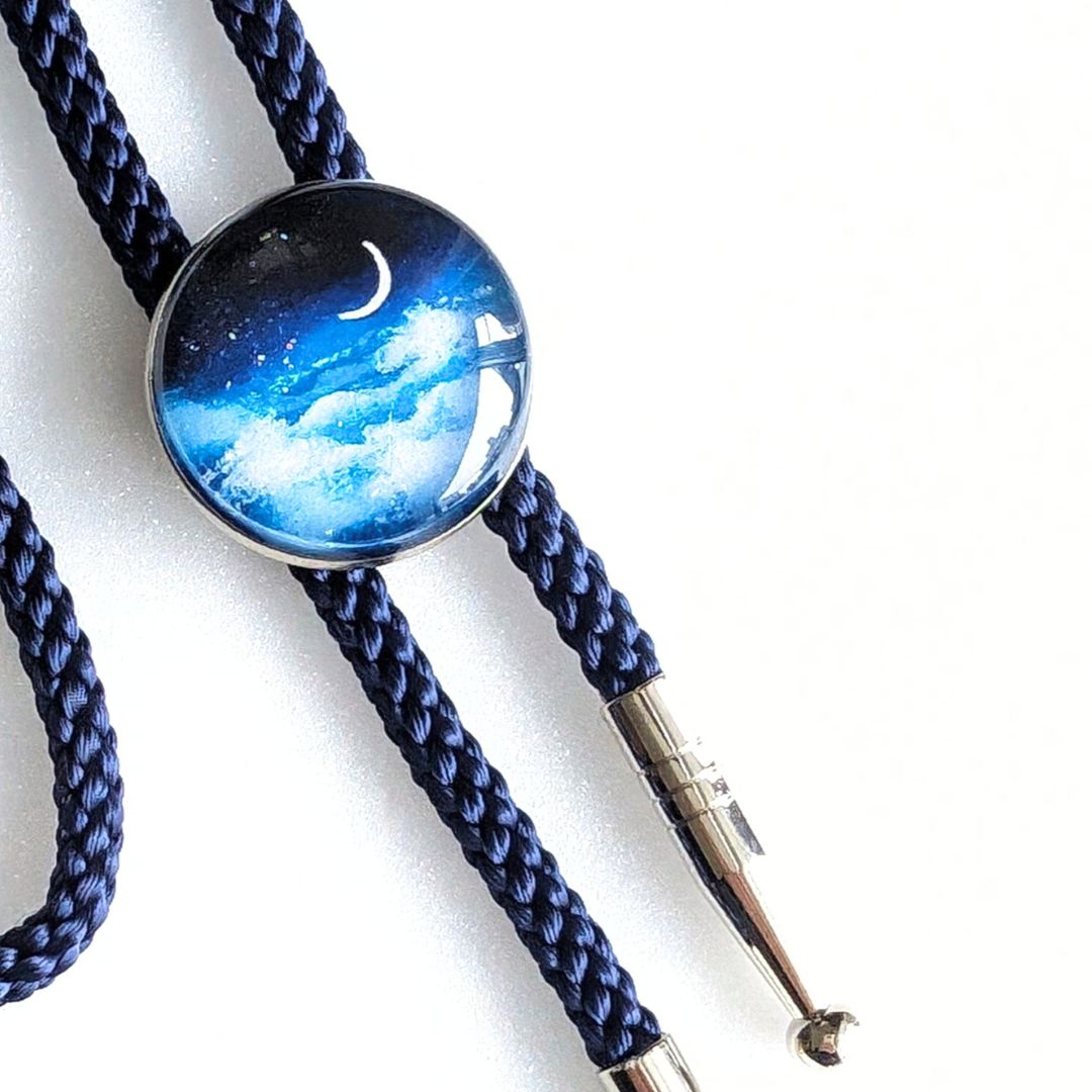 雪夜のループタイ