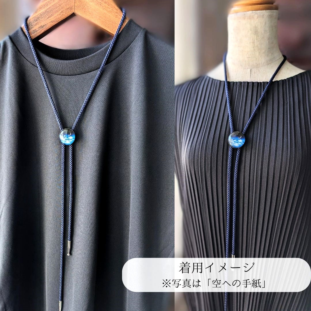 雪夜のループタイ