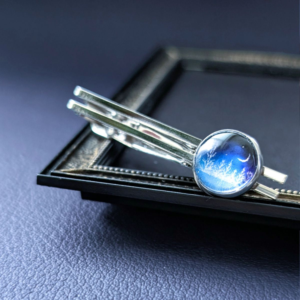 雪夜のネクタイピン