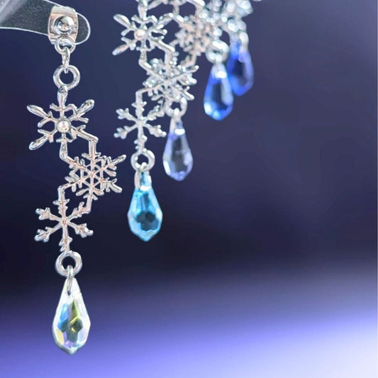 雪染めの夜空　耳飾り