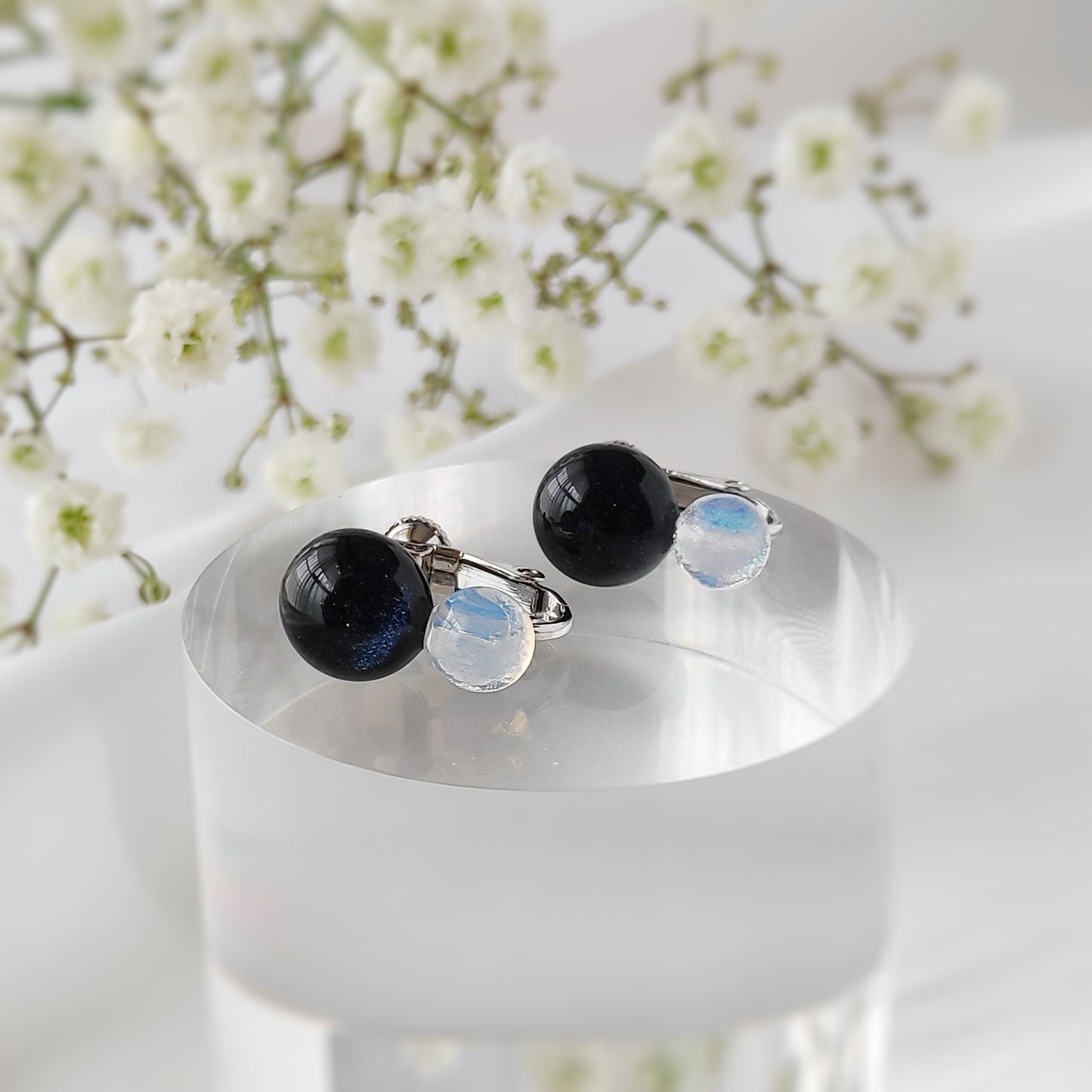 ガラスの2粒しずくピアス / イヤリング 夜空とオーロラ