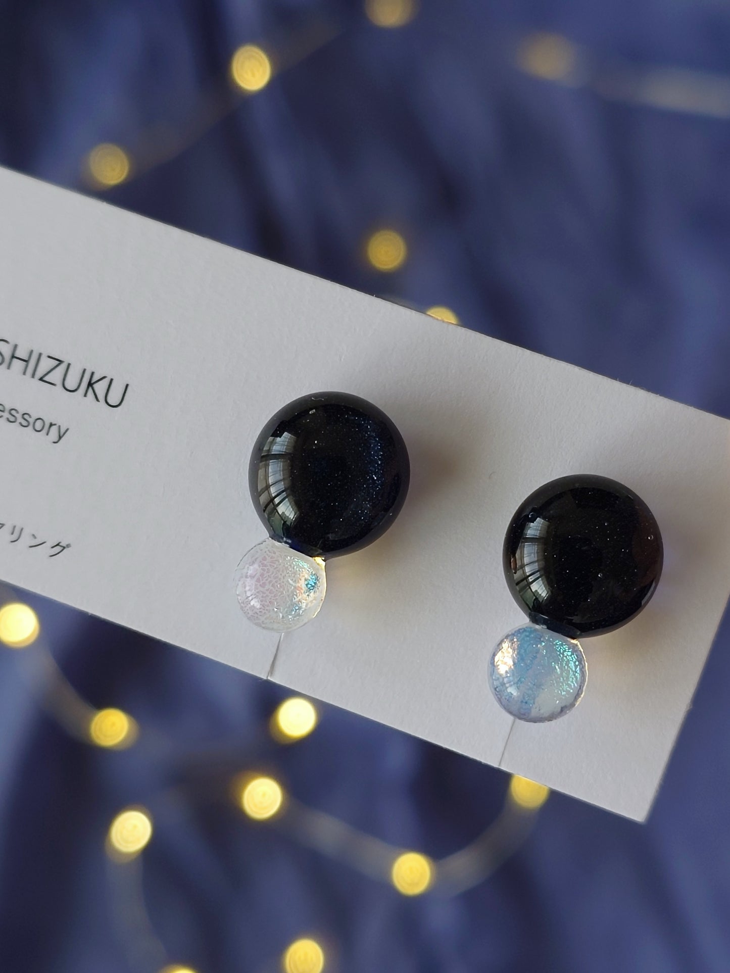 ガラスの2粒しずくピアス / イヤリング 夜空とオーロラ