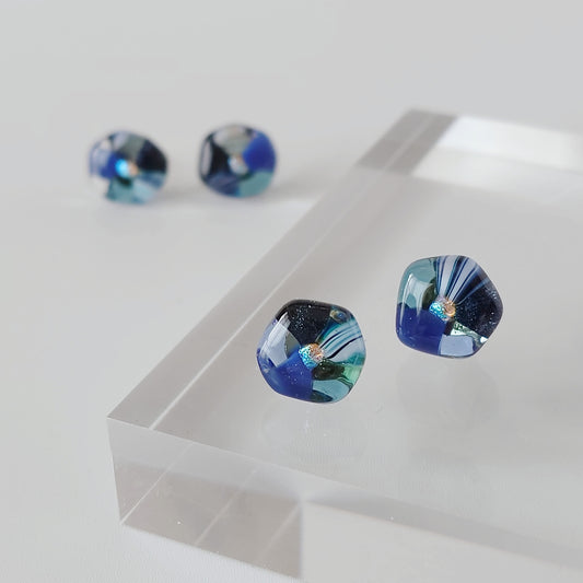 『夜花』mosaic flower ガラスのピアス / イヤリング