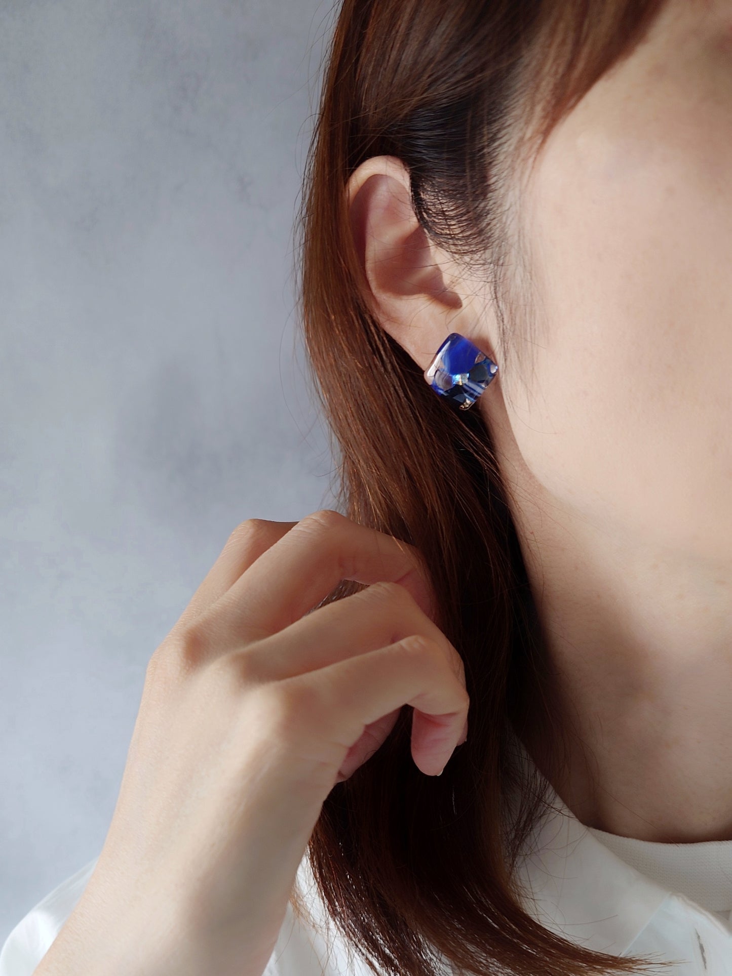 『夜花』square flower ガラスのピアス / イヤリング