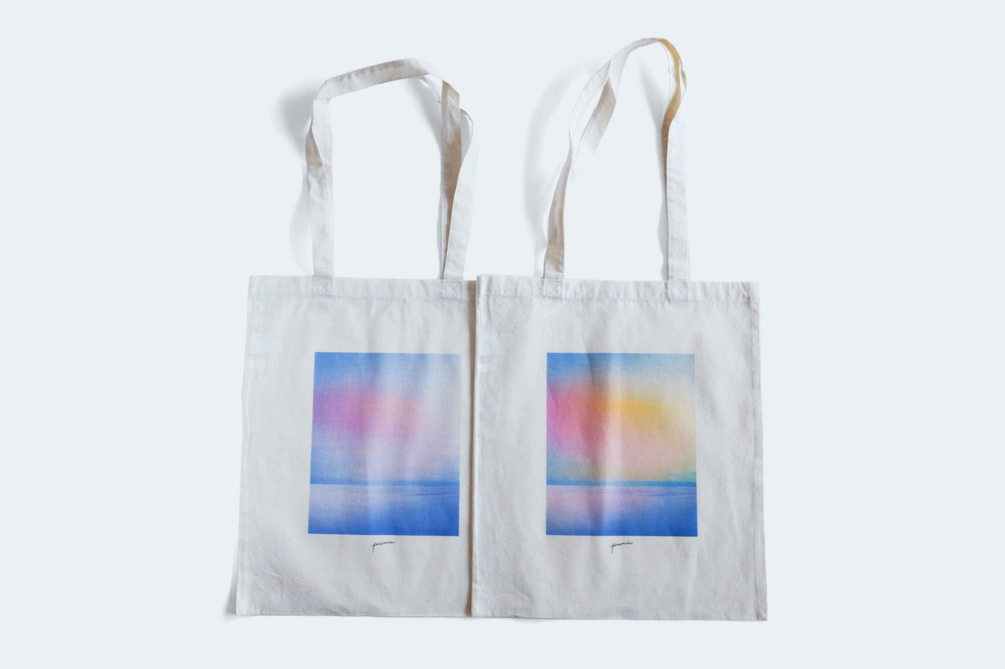 淡い空を描いた、トートバック