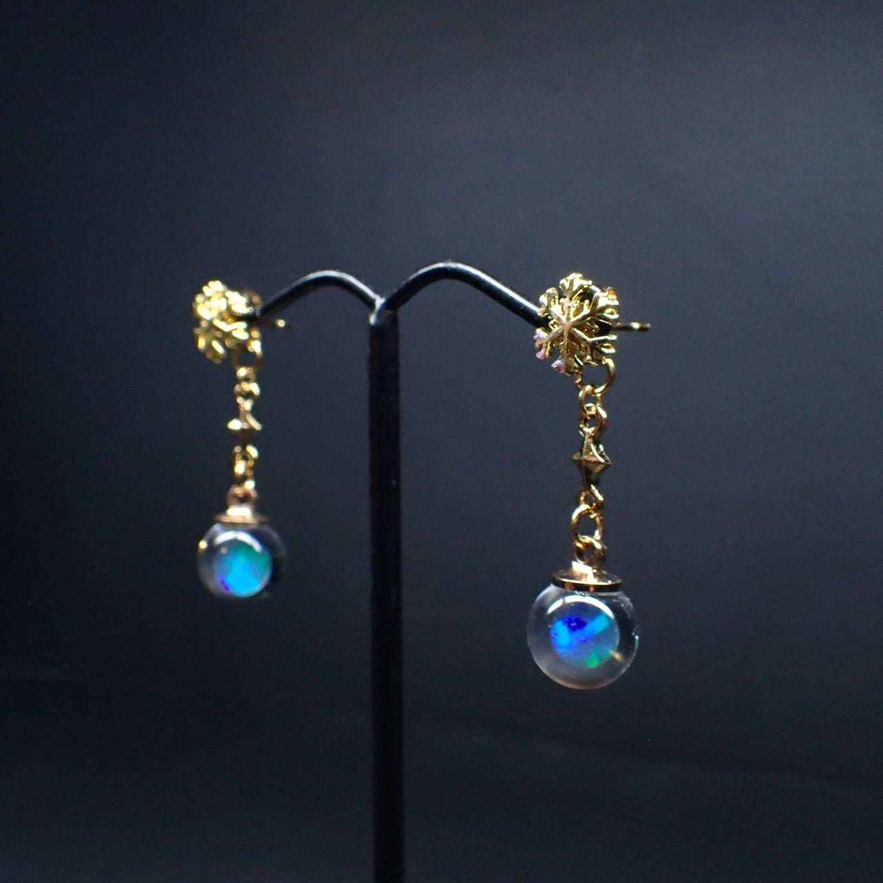 冬限定】地球 -Star Blue- / オパールピアス /‐Snow‐ – 宙フェス夜市