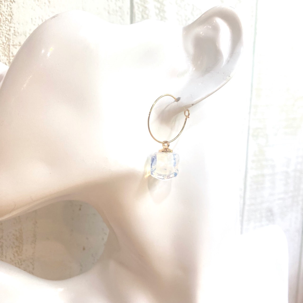 「氷星」ガラスフープピアス