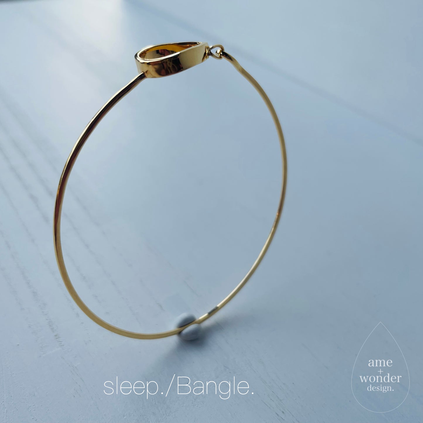 ten ki ame. / Bangle.