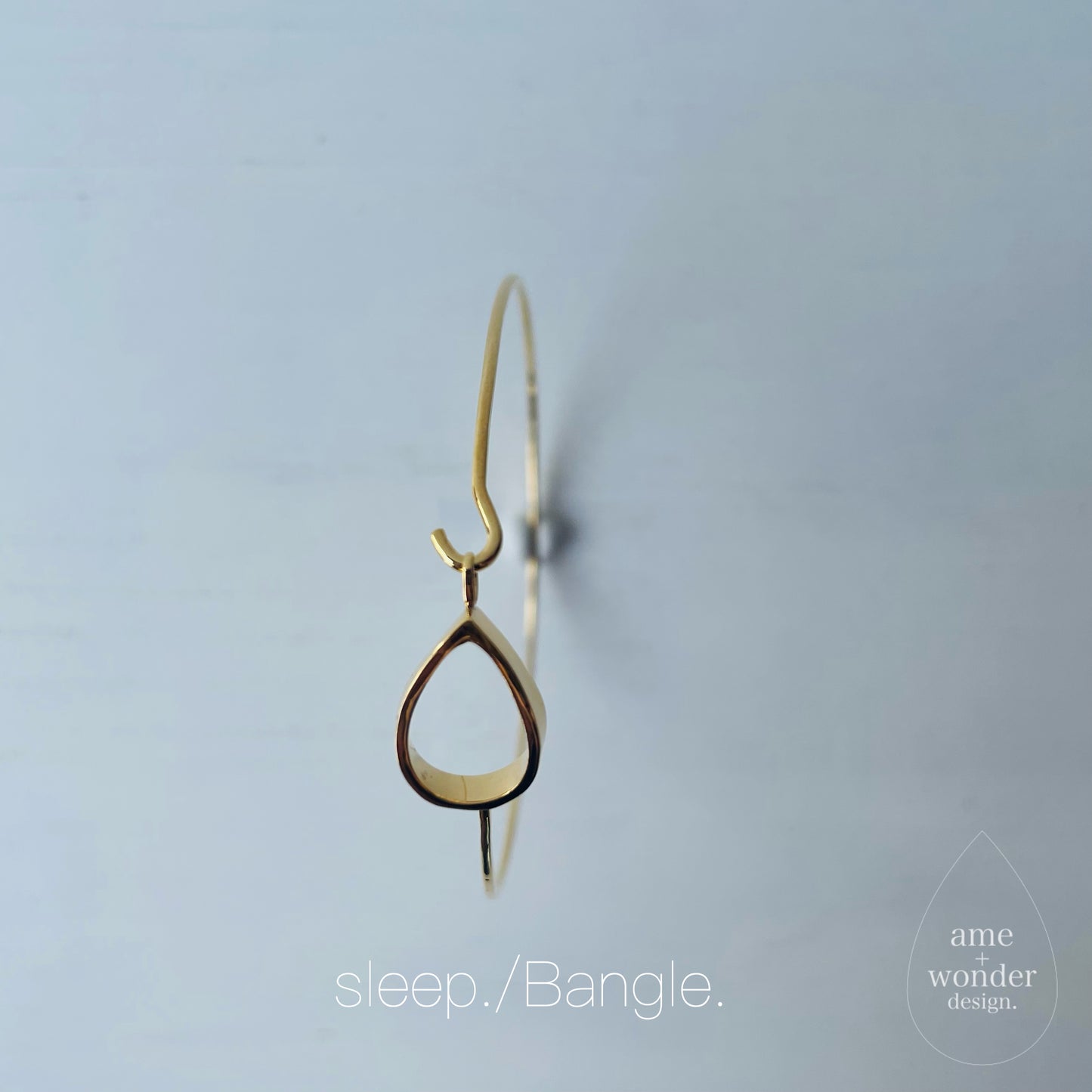 ten ki ame. / Bangle.