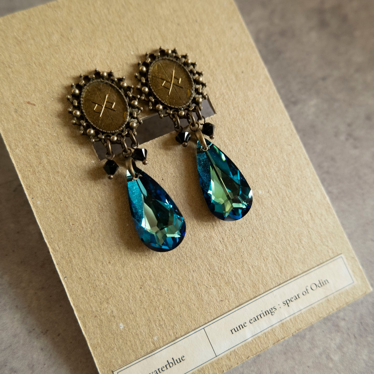 ルーンシャンデリア ピアス/イヤリングA