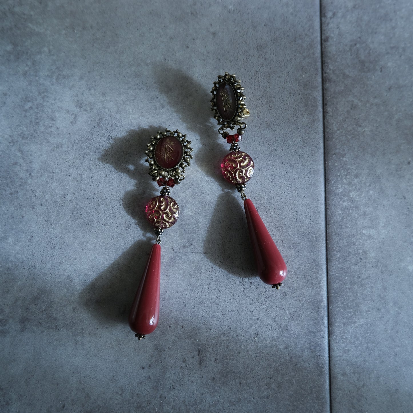 ルーンドロップピアス/イヤリング