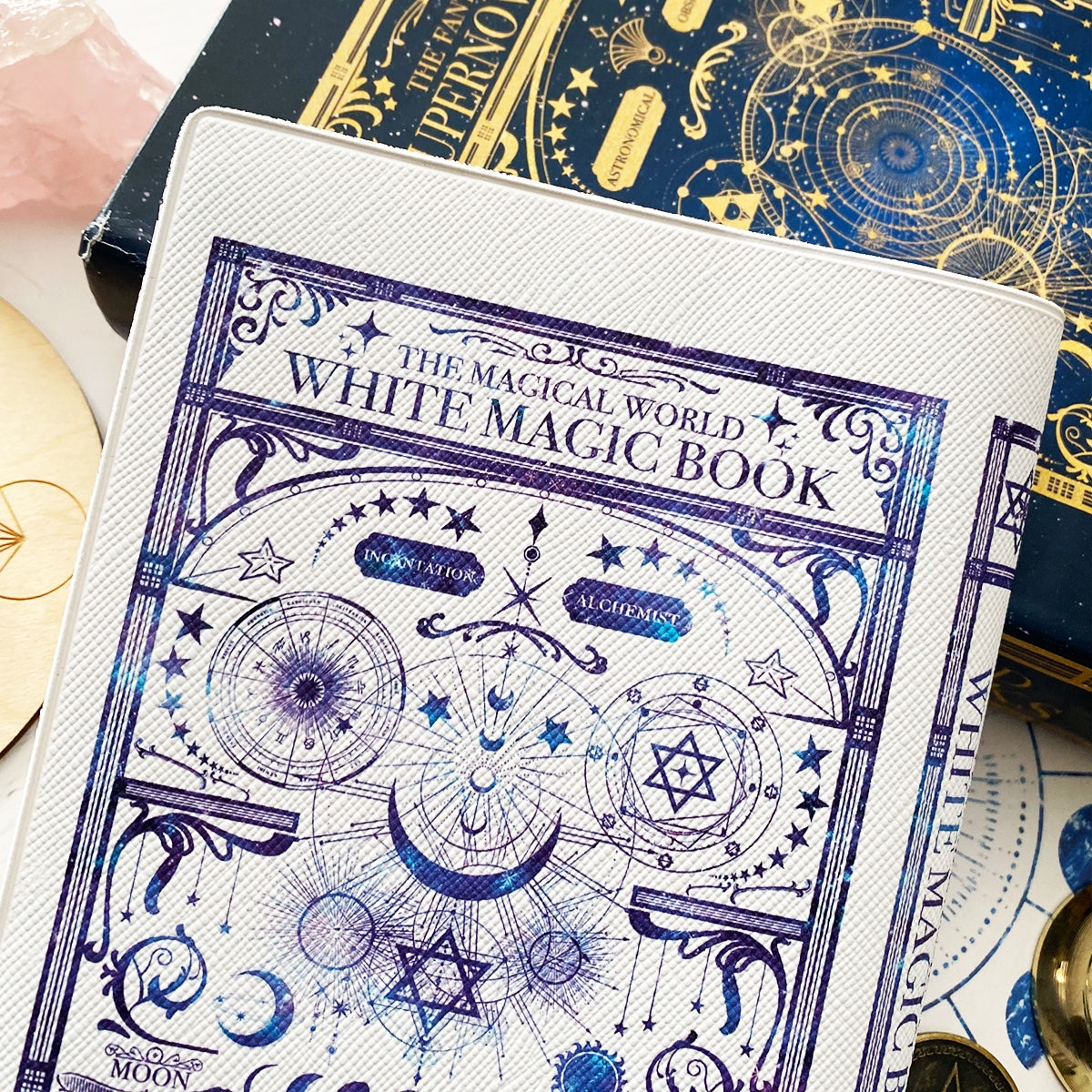 【ブックカバー】魔法の本のような架空の魔導書"白魔法と錬金術の本"